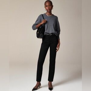 J. Crew Women’s Mid-rise slim jean in 2003 super-stretch black Size 26 NWOT Flaw